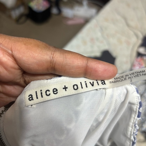 Alice and Olivia Chambray Eyelet Dress size 2 NWOT - Picture 6 of 7